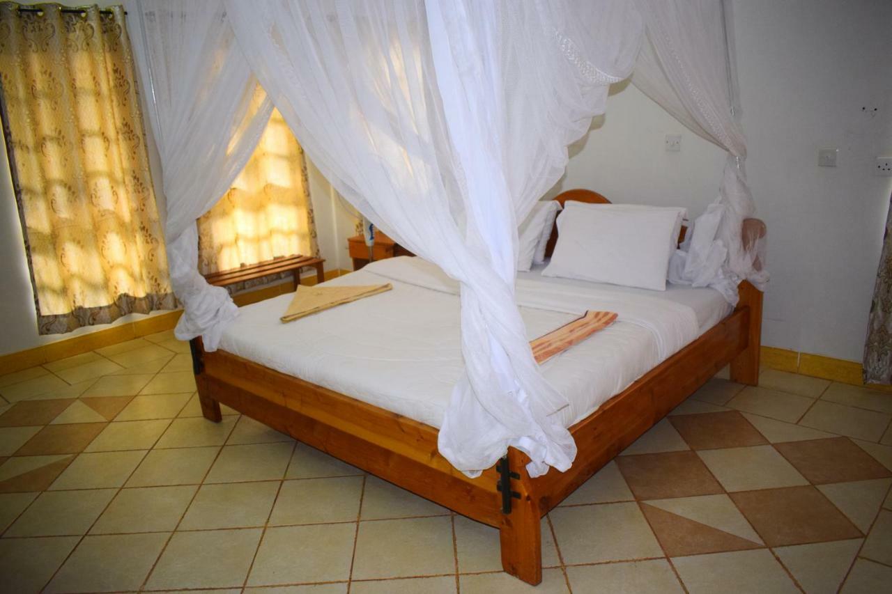 Ngorongoro Lodge Karatu Bagian luar foto
