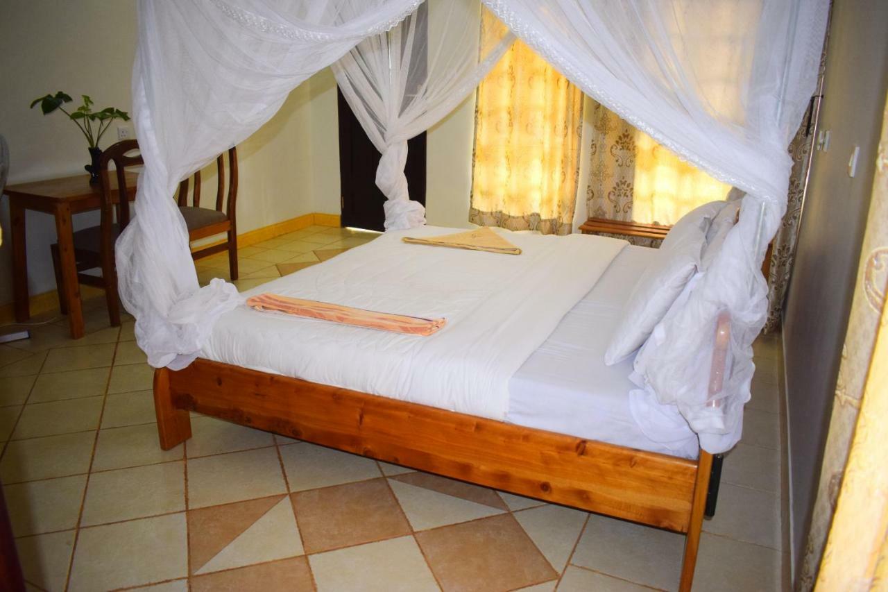 Ngorongoro Lodge Karatu Bagian luar foto
